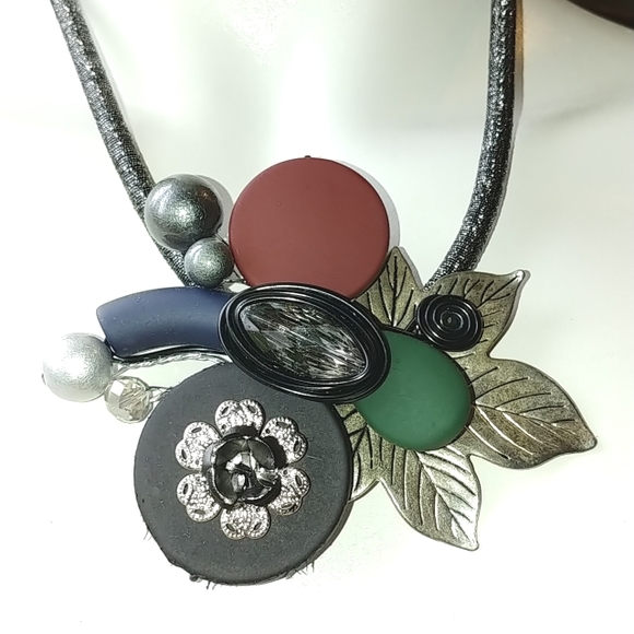 Statement fashion necklace NWT - Picture 3 of 6